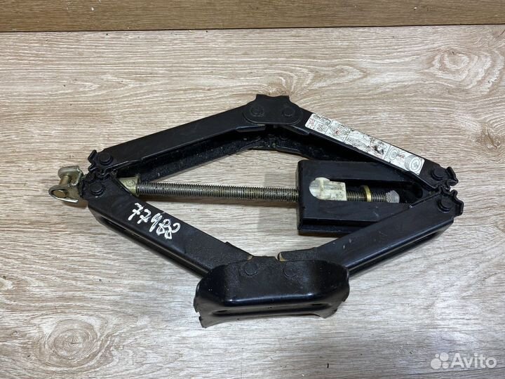 Домкрат штатный Peugeot 406 Арт. 77488