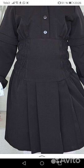 Школьное коричневое платье с фартуками