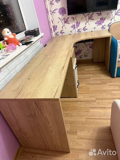 Угловой стол Klukva