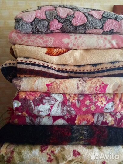 Пледы и покрывало бу