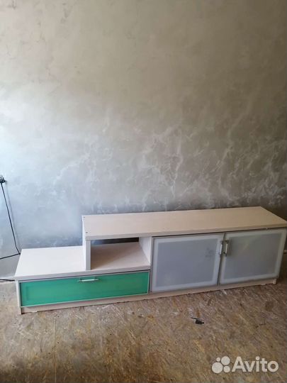 Полка под телевизор