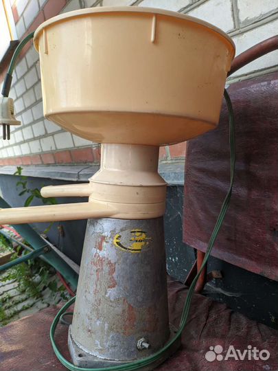 Сепаратор для молока электрический