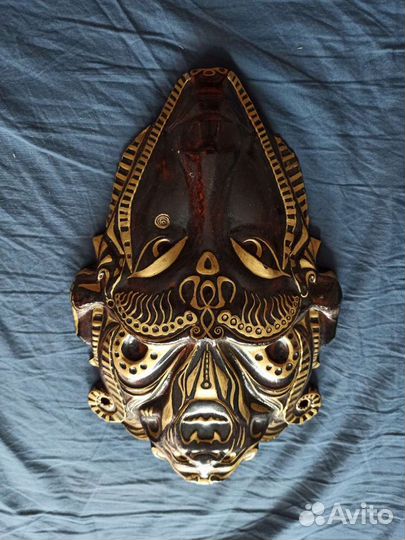 Маска резная