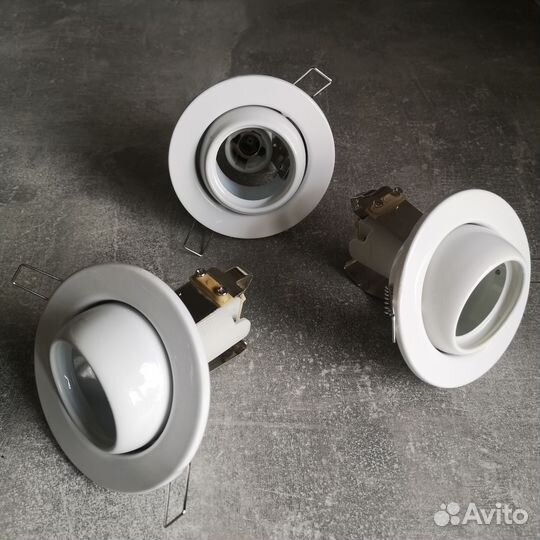 Светильник точечный встраиваемый поворотный