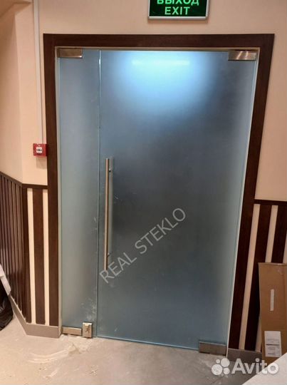 Стеклянная дверь на заказ от 3 дней