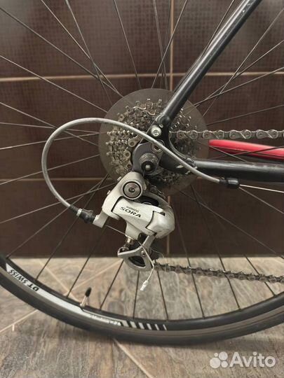 Шоссейный велосипед Specialized secteur sport