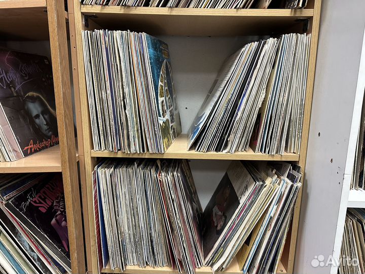 Виниловые пластинки, кассеты, сд диски, книги