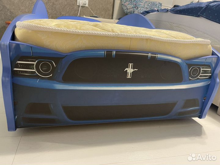 Детская кровать машина