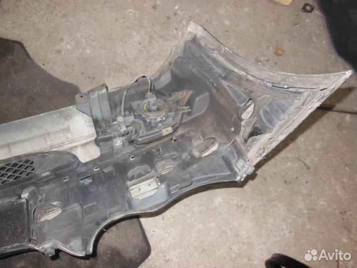 Бампер передний Mercedes-Benz C-Class