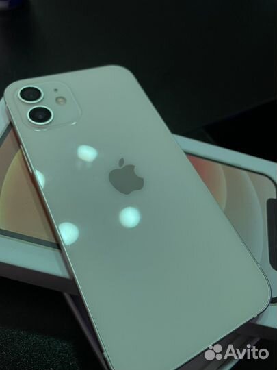 iPhone 12, 64 ГБ