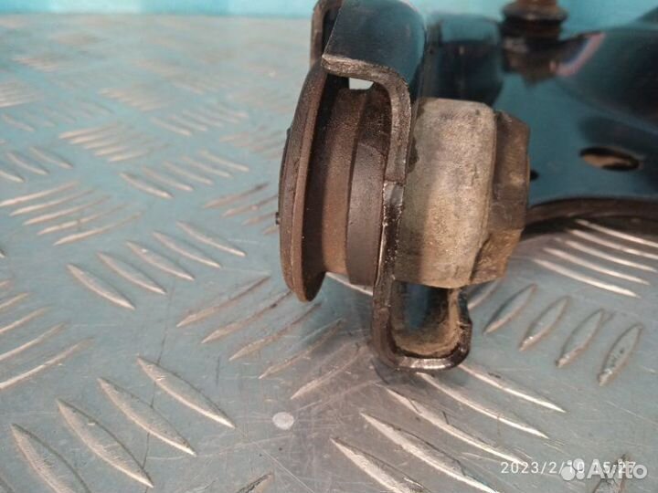 Рычаг нижний Renault Logan 1