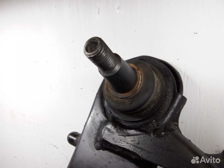 Рычаг передний правый нижний Land Rover Discovery