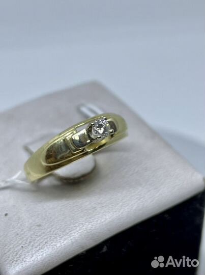 Золотое кольцо с бриллиантом 0.09 ct