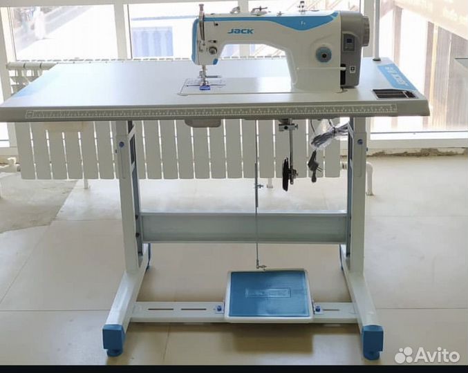 Швейная машинка