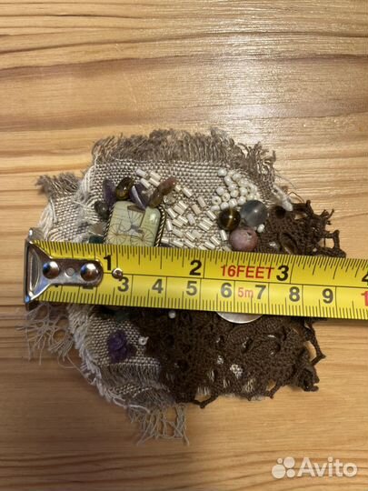 Броши Эконика