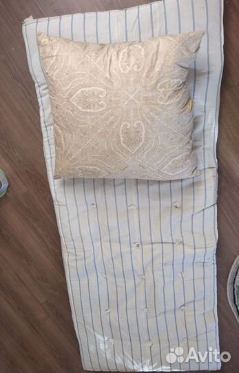 Подушка и новый матрас