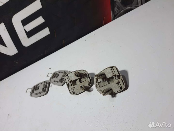 Крючок солнцезащитного козырька Peugeot 407