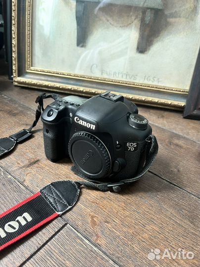 Зеркальный фотоаппарат Canon eos 7D