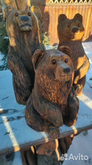 Фигуры медведей из дерева
