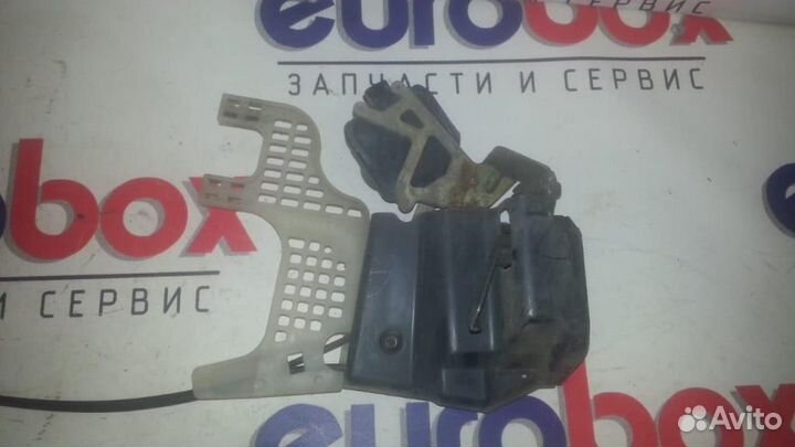 Замок двери задней правой Hyundai Tucson 2004-2010