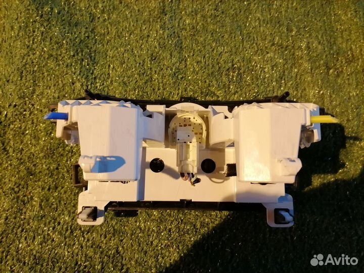 Блок управления климат-контролем B38W-61-190B Mazd