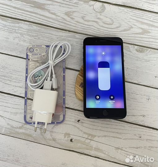 iPhone 8 Plus, 64 ГБ