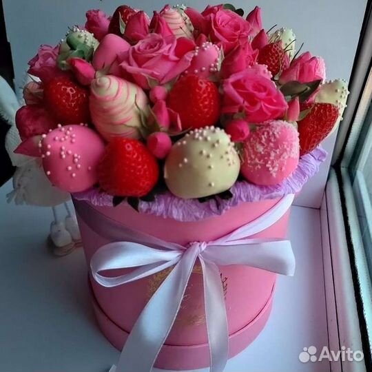 Клубника в шоколаде. Подарок