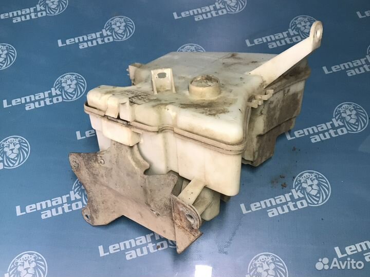 Бачок омывателя лобового стекла Toyota Corolla e15