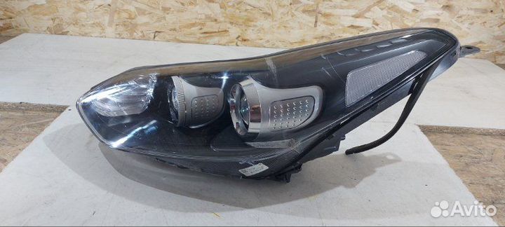 Фара галогеновая передняя левая Kia Sportage 4