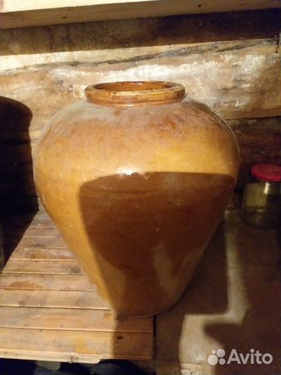 Глиняная ёмкость