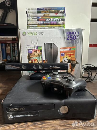 Xbox 360 S 250gb kinect, полный комплект + 8 игр