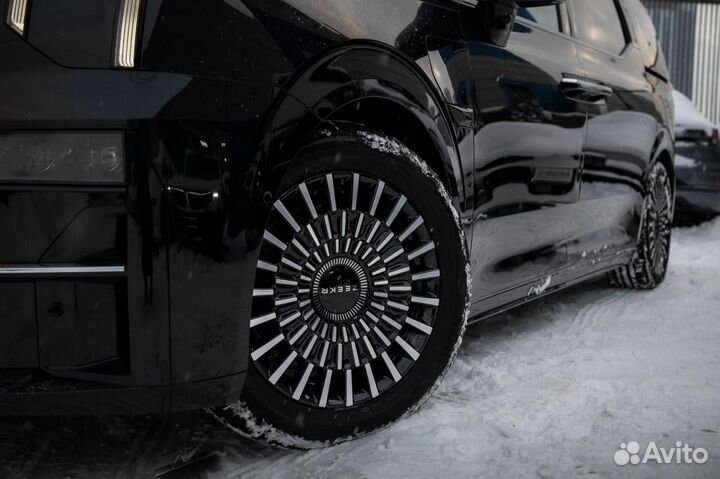 Zeekr 009 544 л.с. AT, 2023, 1 км