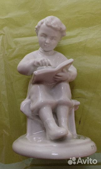 Статуэтка фарфор юный Ленин Лфз