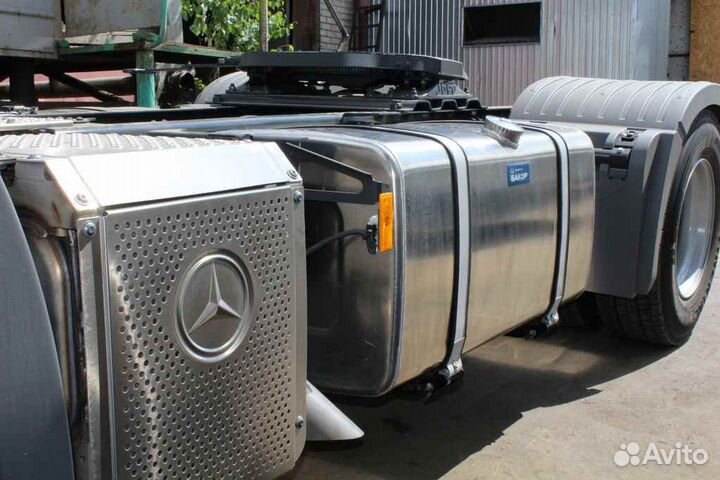 Алюминиевый топливный бак Mercedes на 450 литров
