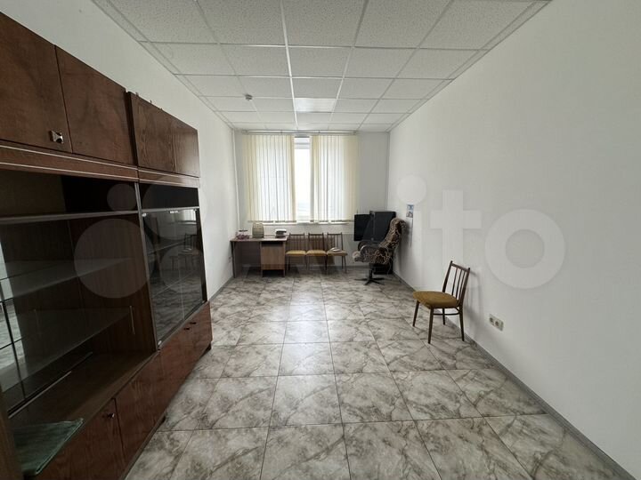 Офис, 17.6 м² + склад 72 кв