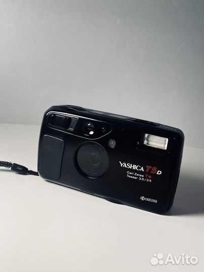 Плёночный фотоаппарат Yashica t5d carl zeiss