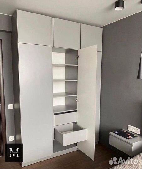 Угловой шкаф