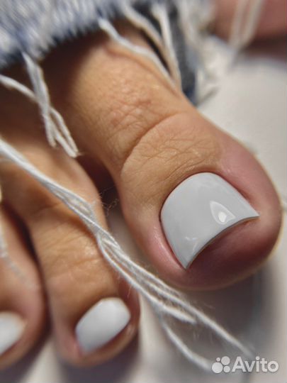 Услуги маникюра и педикюра