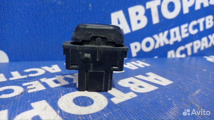 Кнопка центрального замка Land Rover Freelander 1