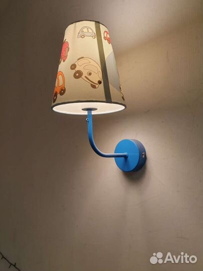 Люстра потолочная и настенный светильник в детскую