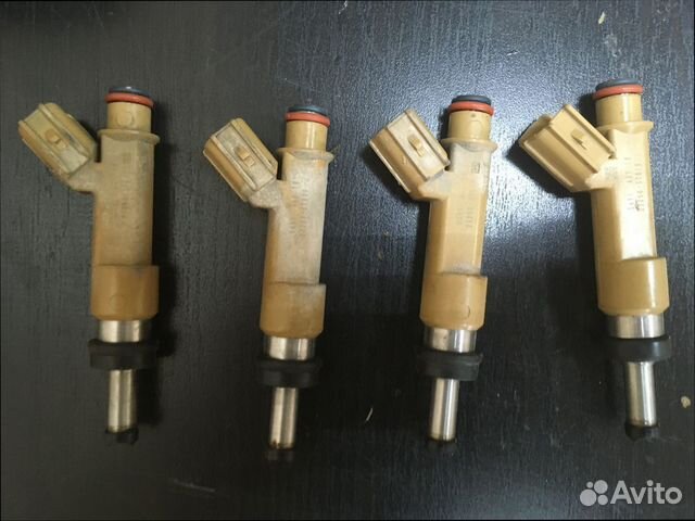 Ремкомплект двигателя 1nz-fe. Форсунки 1nz. Фарсунки таёта спринтёр. Toyota 23209-15040 форсунка топливная. Тойота авенсис 2.