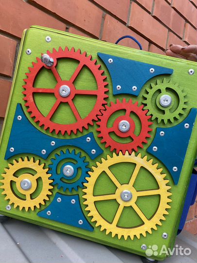 Развивающие игрушки -бизиборд