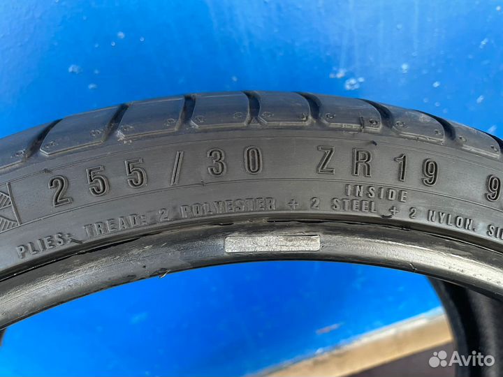 Accelera PHI 255/30 R19 91Y