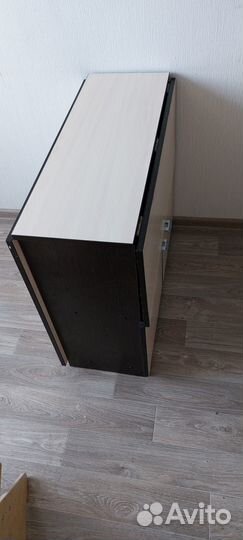 Стол книжка