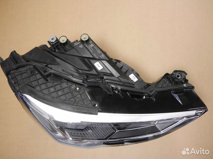 Фары Full led Audi Q3 83A