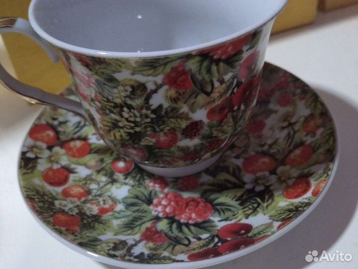 Чайные чашки с блюдцами