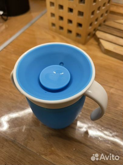 Поильник непроливайка munchkin