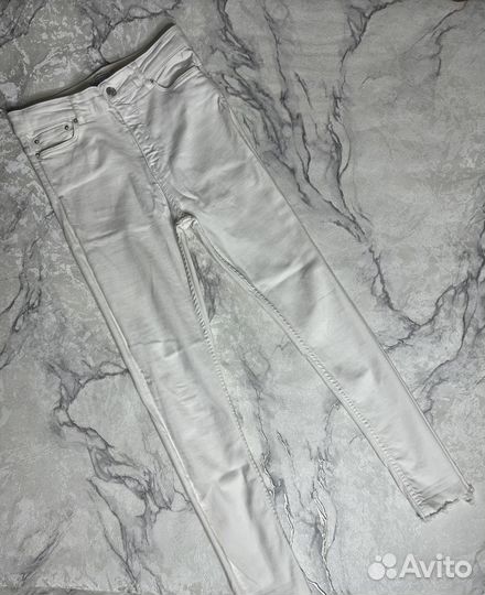Джинсы белые zara