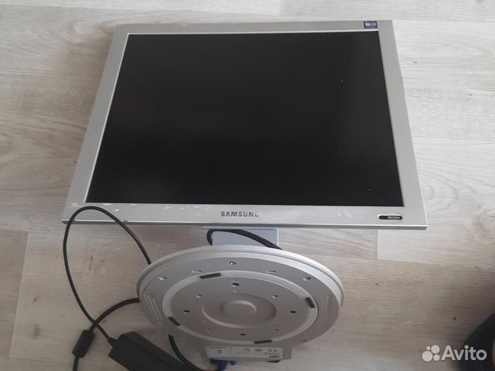 Монитор Samsung 17