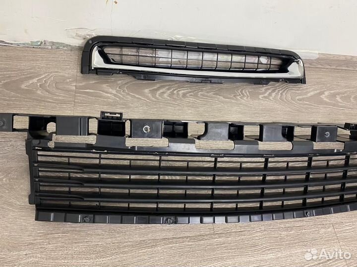 Решетка радиатора Renault Fluence Рено Флюенс